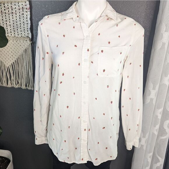 Beachlunchlounge Strawberry Button Down Shirt - Picture 3 of 9